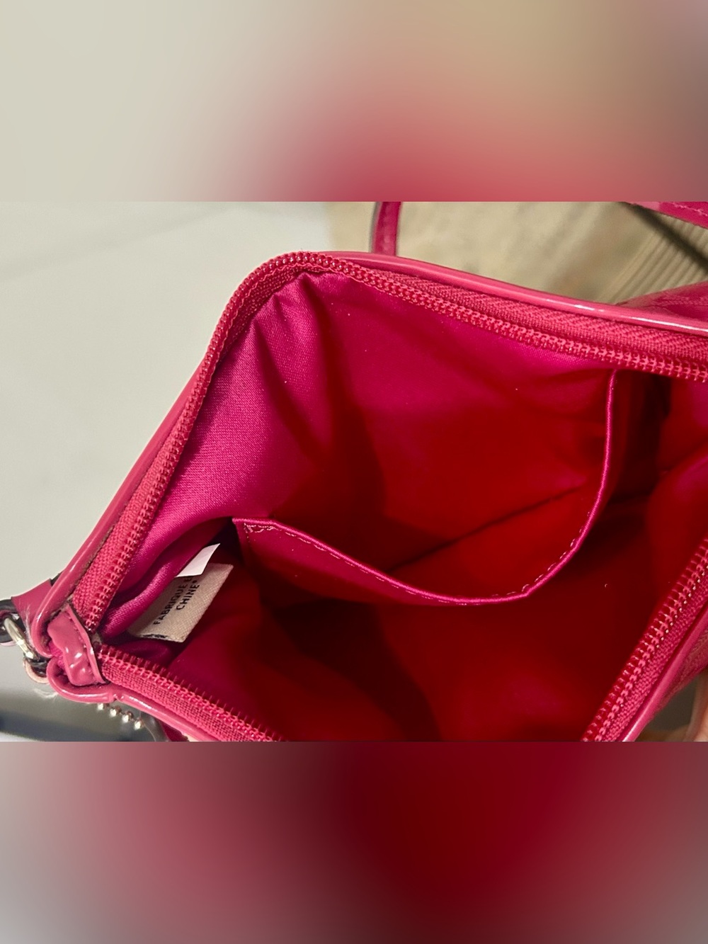 *NWT Coach Peyton Signature Embossed Patent Leather Wristlet in Fuscia - Picture 14 of 16
